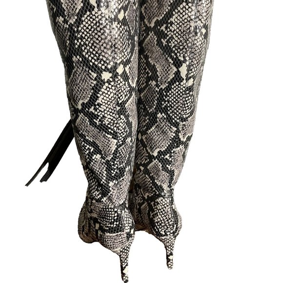Host Pick!!! Marlo over the knee snake skin size 5 brand new Fabulous!!! - Picture 3 of 9